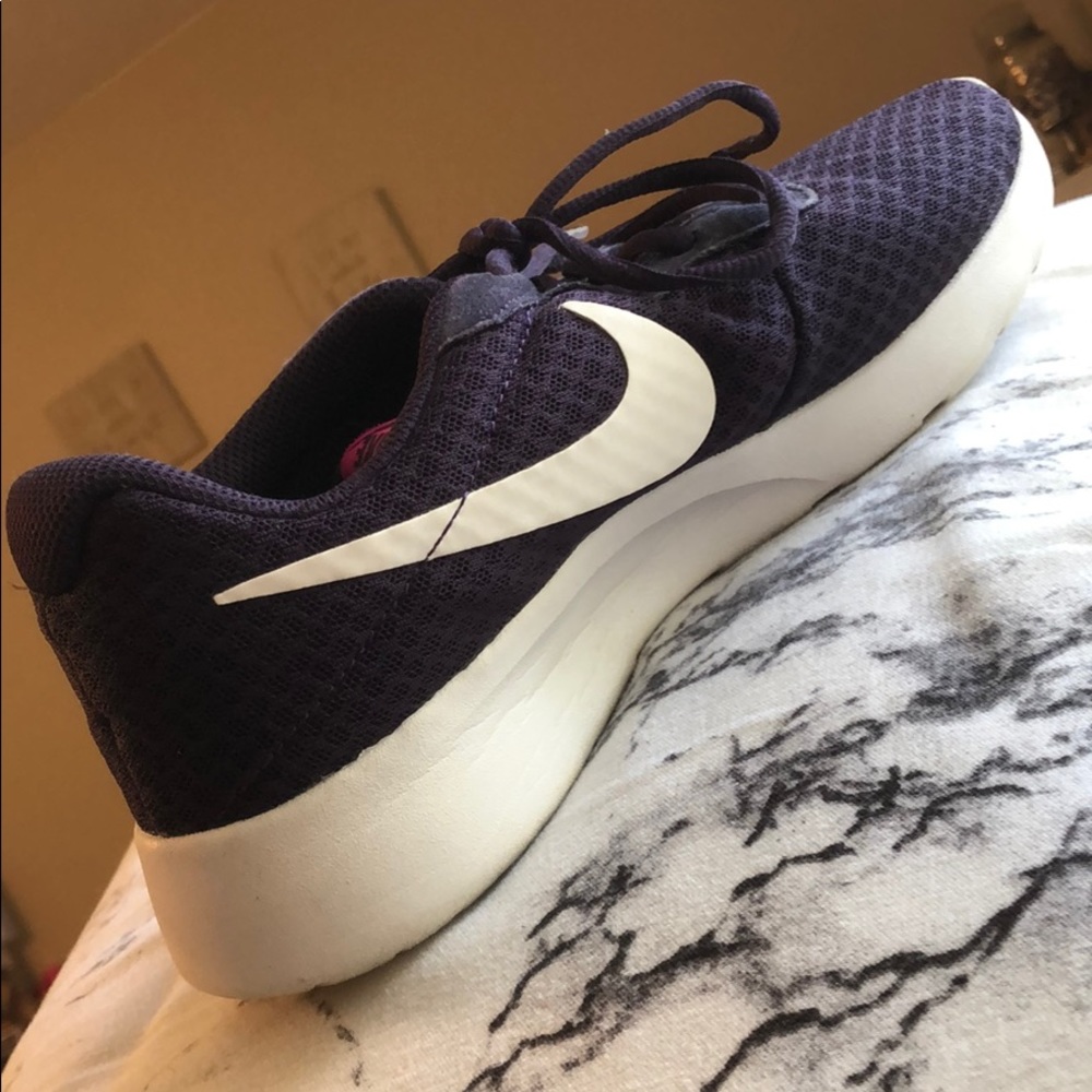 Nike Tanjun sneakers in purple